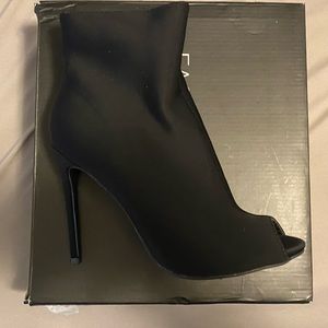 Fashion nova black peep toe